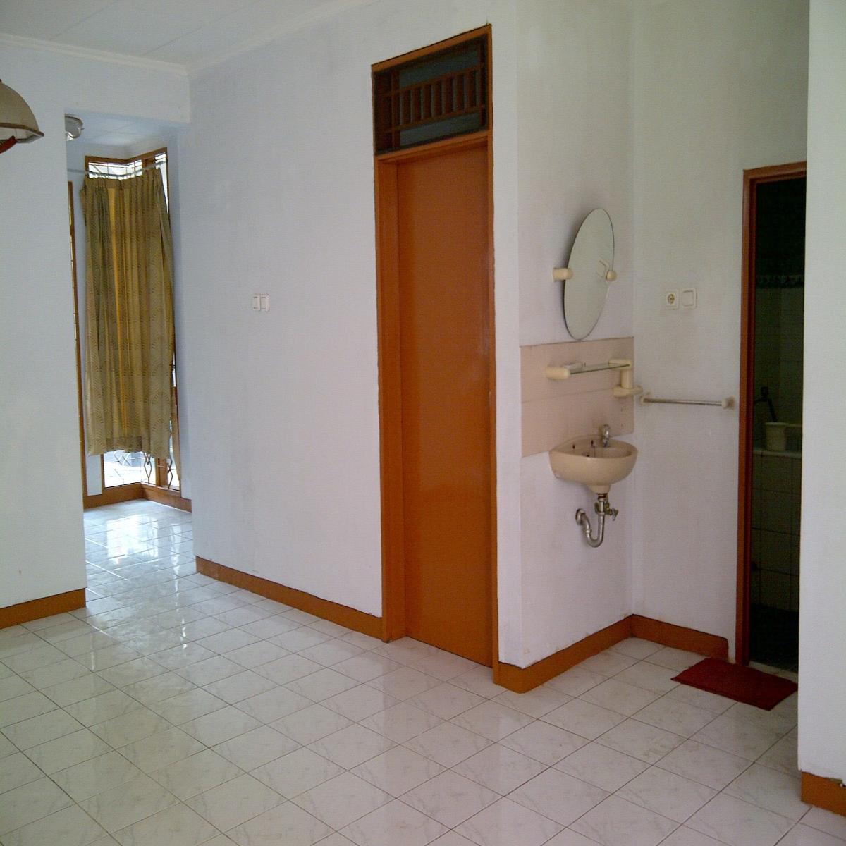 Dijual Murah! Rumah Luas 200 m² di Graha Raya Bintaro Jaya – Cluster Anggrek Loka - Foto 7