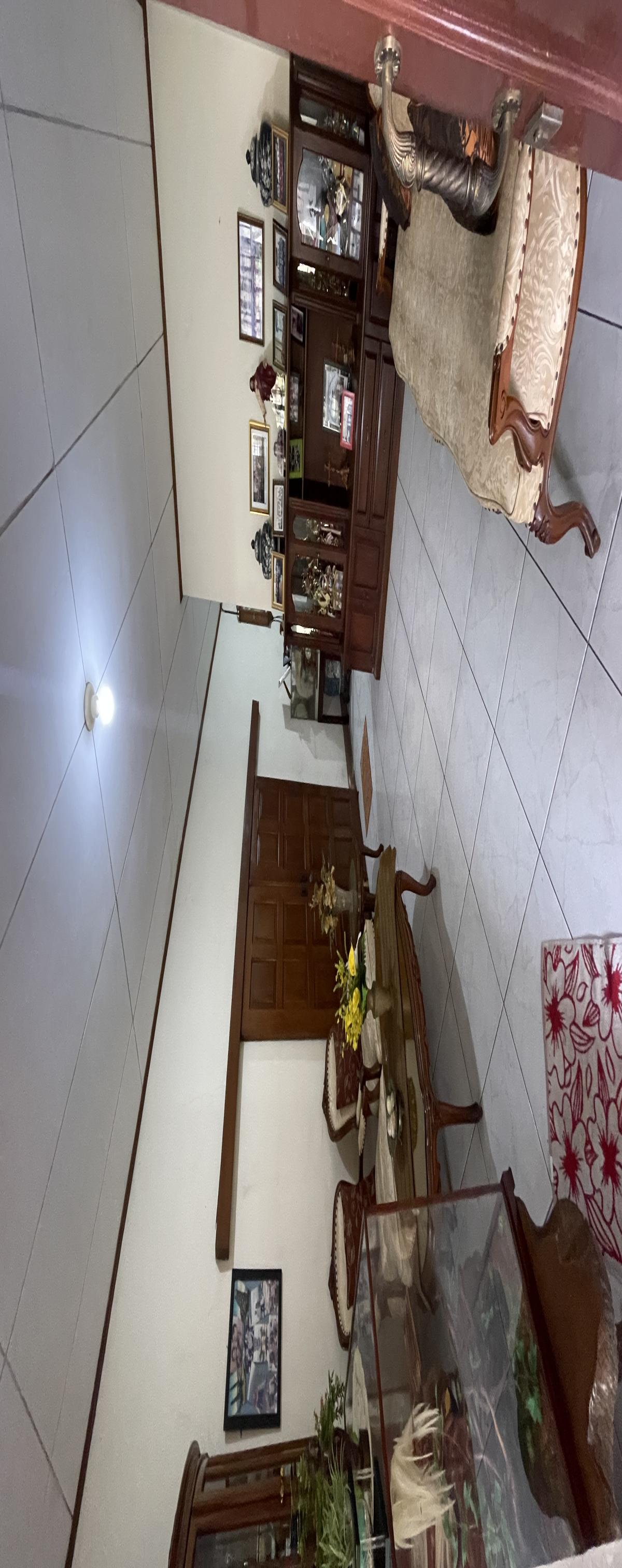 Rumah strategis di Ciledug - Foto 4