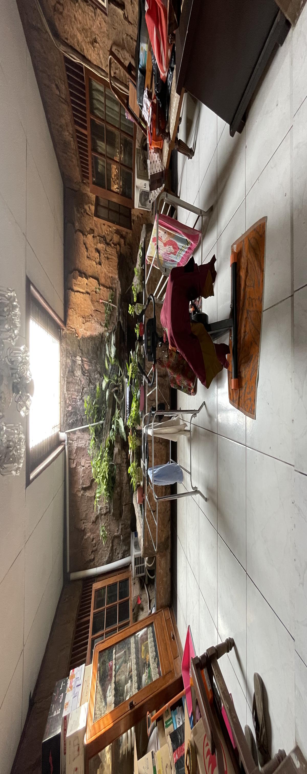 Rumah strategis di Ciledug - Foto 8