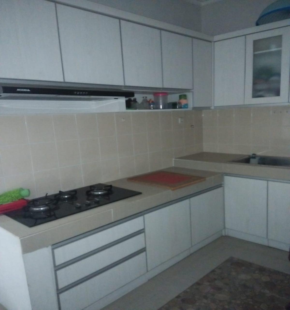 Rumah modern terawat baik di Pd. Cabe - Foto 3