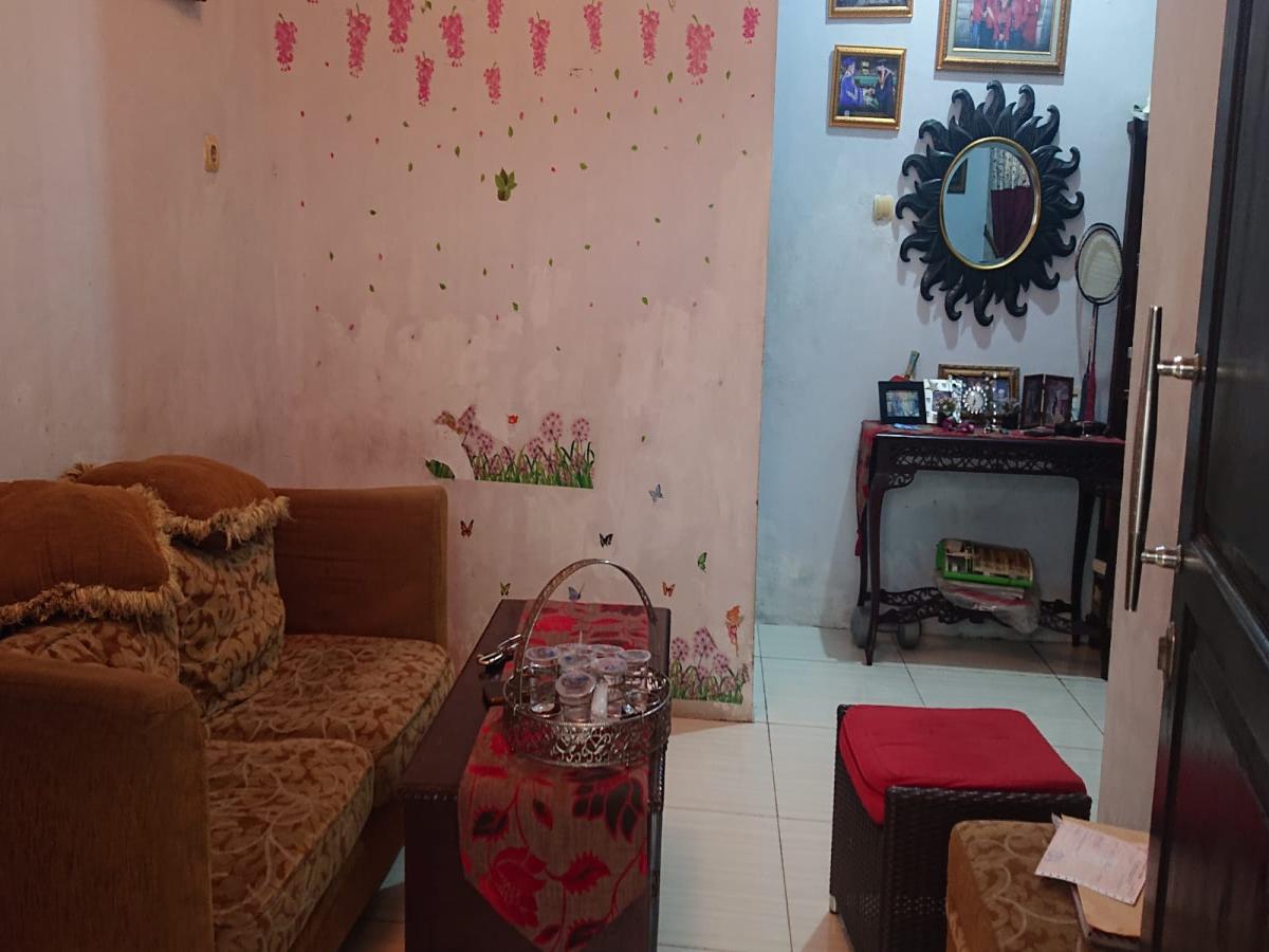 Dijual Rumah 2 Lantai dengan 3 Kamar Tidur di Ciledug, Tangerang - Foto 2