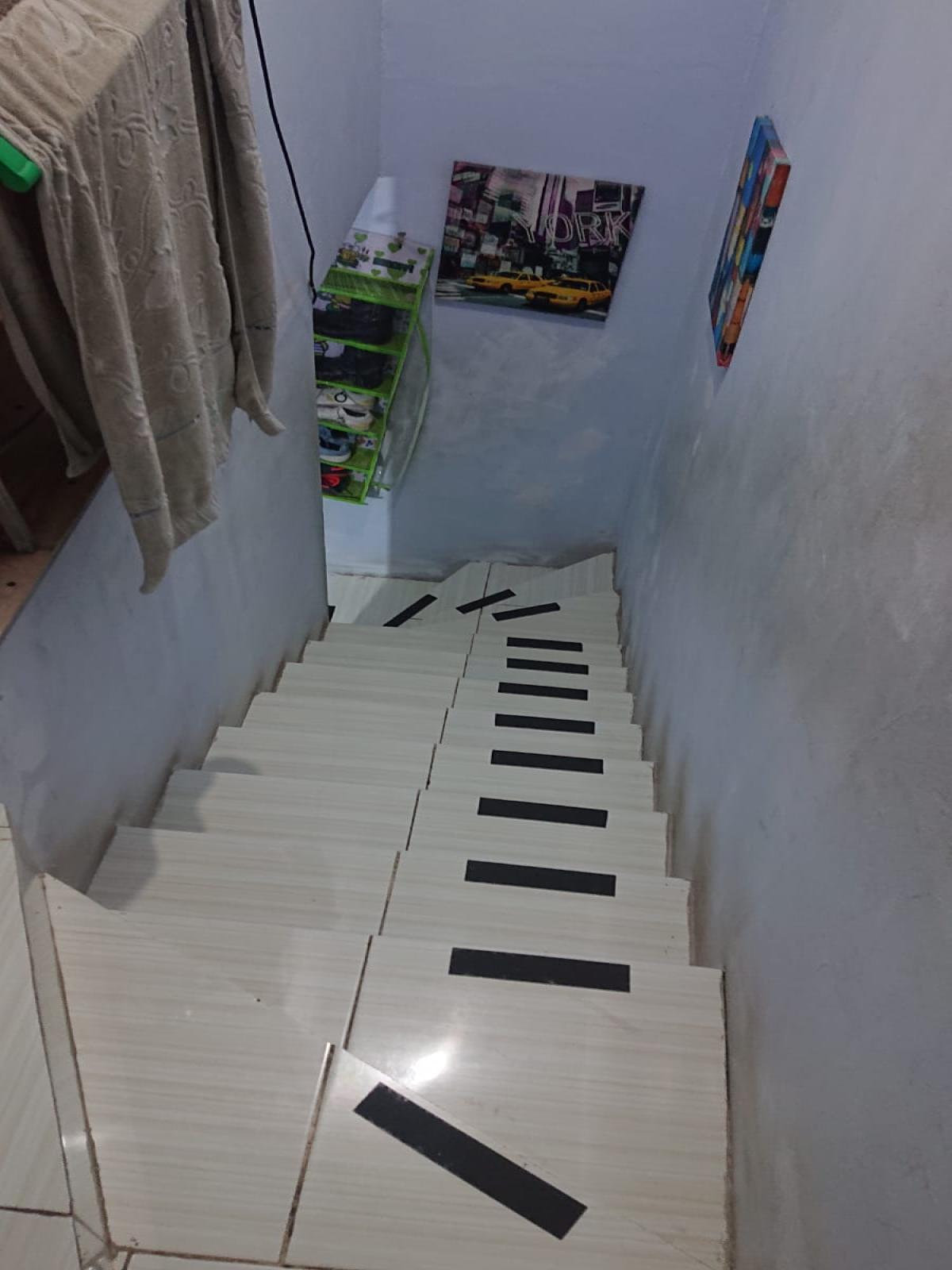 Dijual Rumah 2 Lantai dengan 3 Kamar Tidur di Ciledug, Tangerang - Foto 6