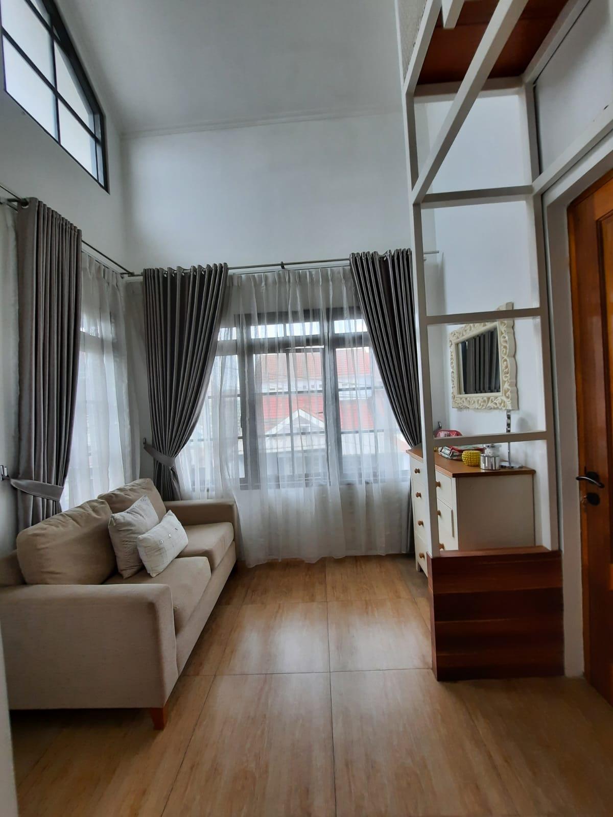 Modern Living di Graha Raya: Rumah 3 Lantai dengan 4 KT, Tangerang Selatan - Foto 10