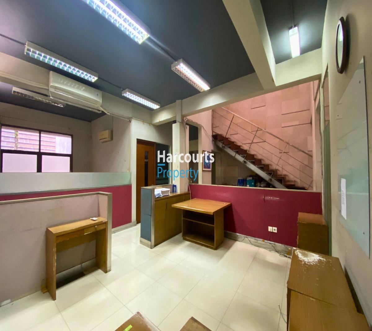 Disewakan Rumah 2 Bangunan Cocok untuk Kantor Area Jl. Sisingamangaraja, Kebayoran Baru - Foto 5