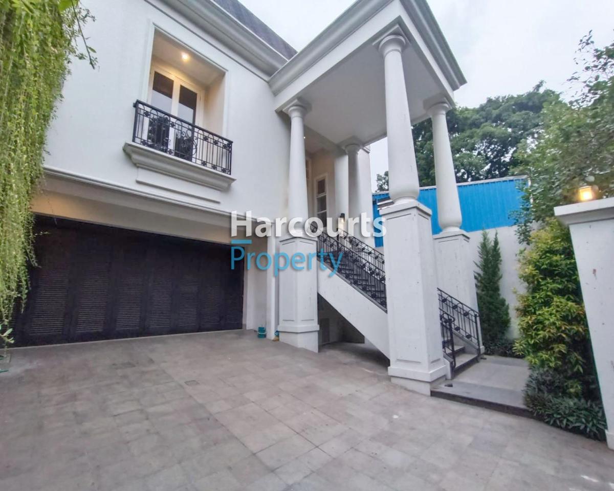 Disewakan Rumah Hunian Lokasi Strategis Area Jl. Prapanca, Kebayoran Baru