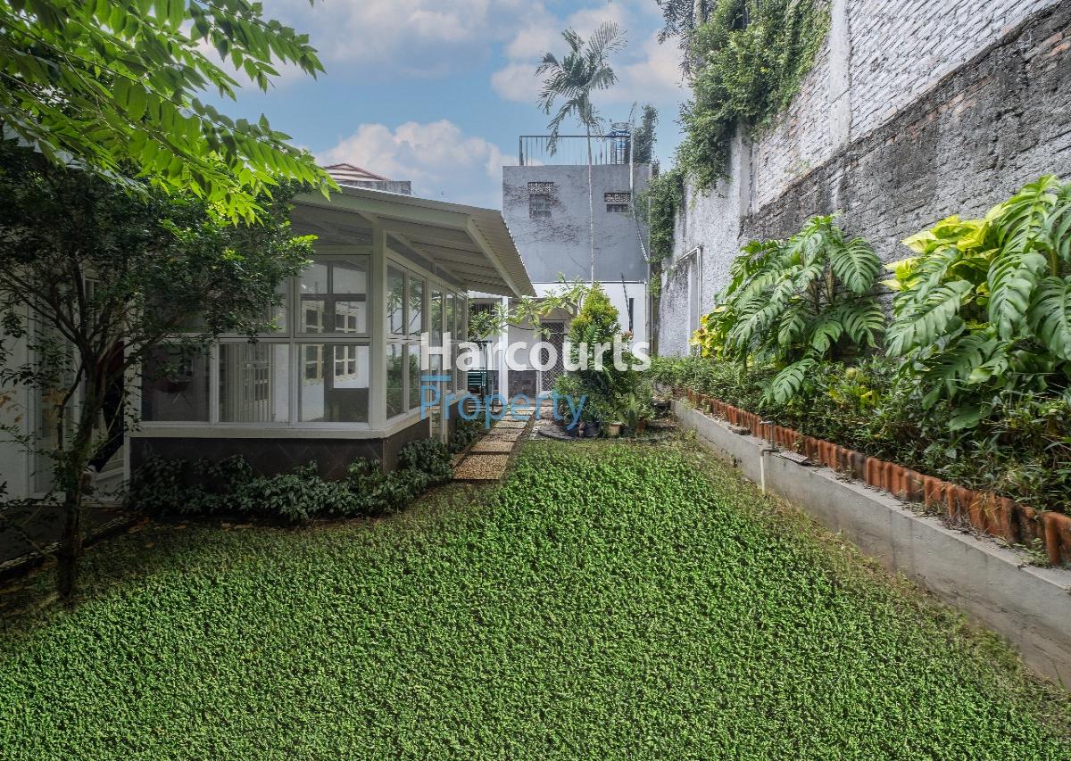 Dijual/Disewa Rumah Klasik Lokasi Super Strategis Area Jl. Martimbang, Kebayoran Baru - Foto 2