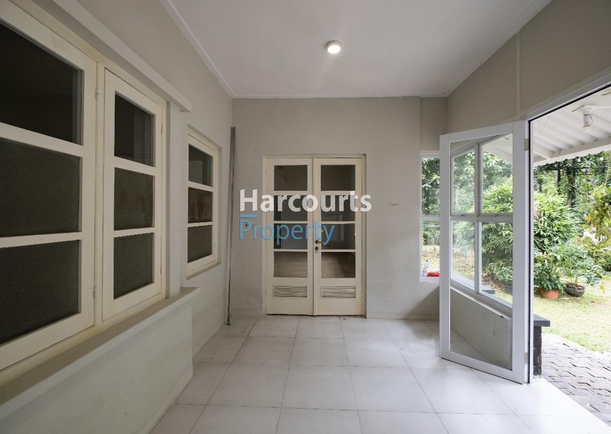 Dijual/Disewa Rumah Klasik Lokasi Super Strategis Area Jl. Martimbang, Kebayoran Baru - Foto 3