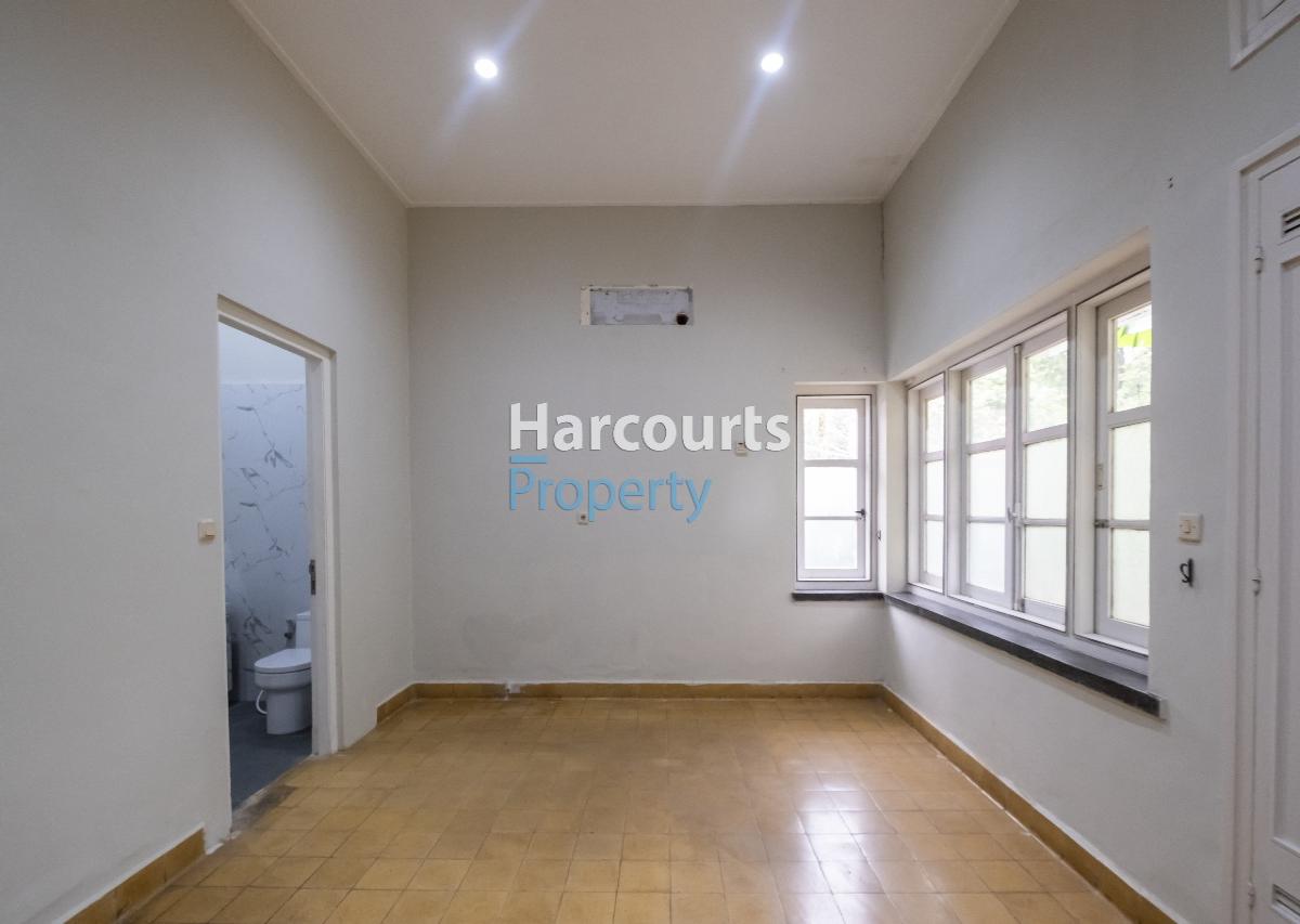 Dijual/Disewa Rumah Klasik Lokasi Super Strategis Area Jl. Martimbang, Kebayoran Baru - Foto 5