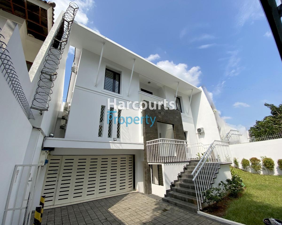 Disewakan Rumah Bagus dan Besar Area Jl. Erlangga Selong Kebayoran Baru - Foto 2