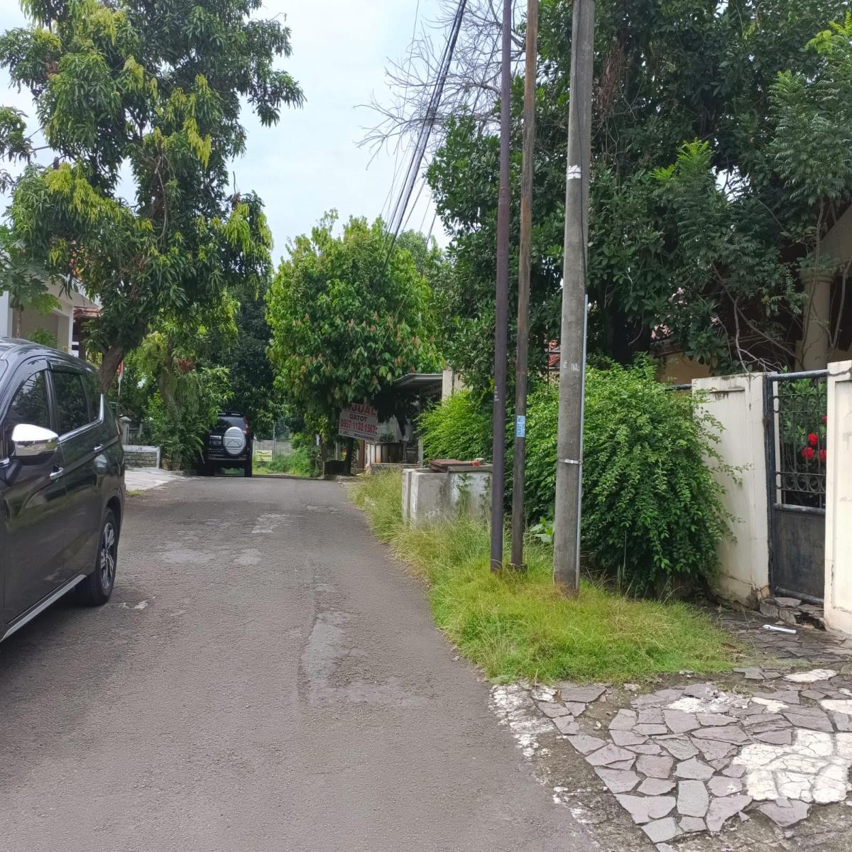 Dijual Rumah Luas 400 m² di Perumahan PN Timah Pondok Labu - Foto 2