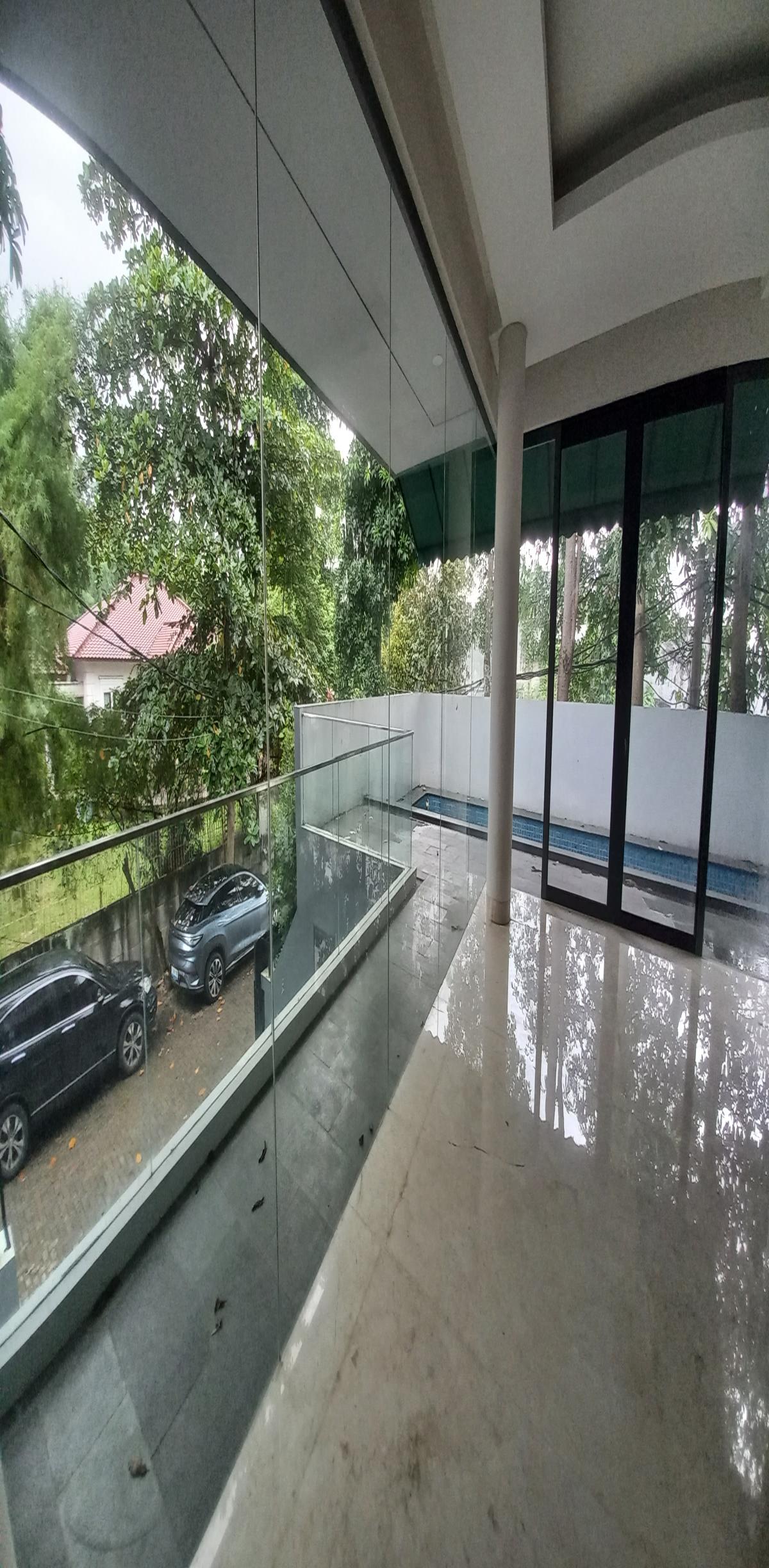 Dijual rumah mewah ada kolam renang di Kemang Jakarta Selatan - Foto 4