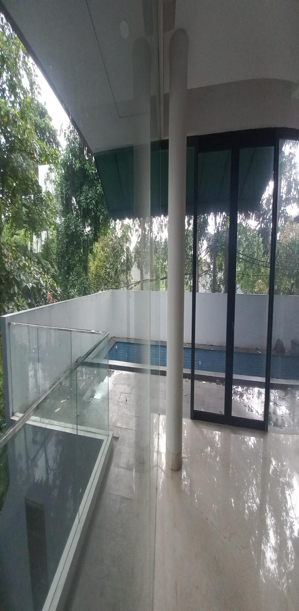 Dijual rumah mewah ada kolam renang di Kemang Jakarta Selatan