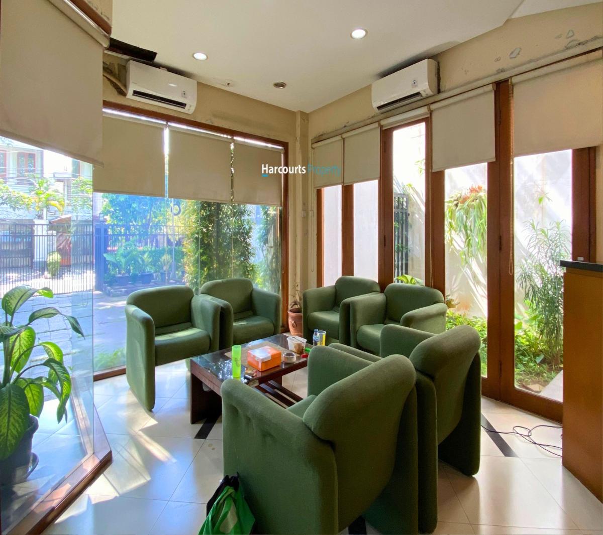 Rumah Klasik Banyak Kamar dan Bisa di Jadikan Silent Office Lokasi Strategis di Pondok Indah - Foto 2