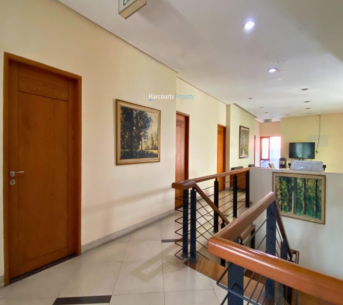 Rumah Klasik Banyak Kamar dan Bisa di Jadikan Silent Office Lokasi Strategis di Pondok Indah - Foto 8