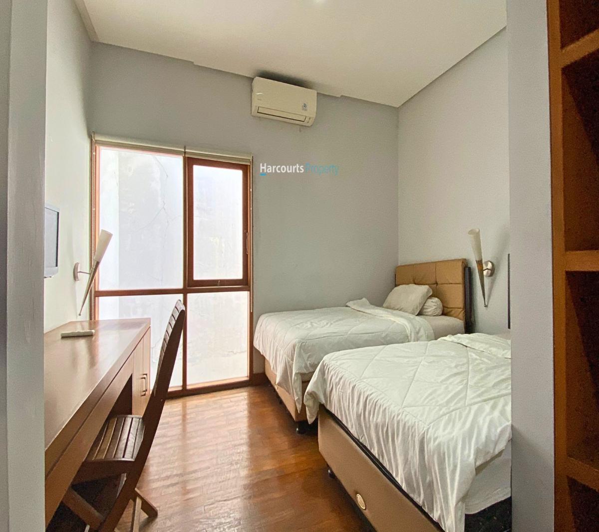 Rumah Klasik Banyak Kamar dan Bisa di Jadikan Silent Office Lokasi Strategis di Pondok Indah - Foto 10