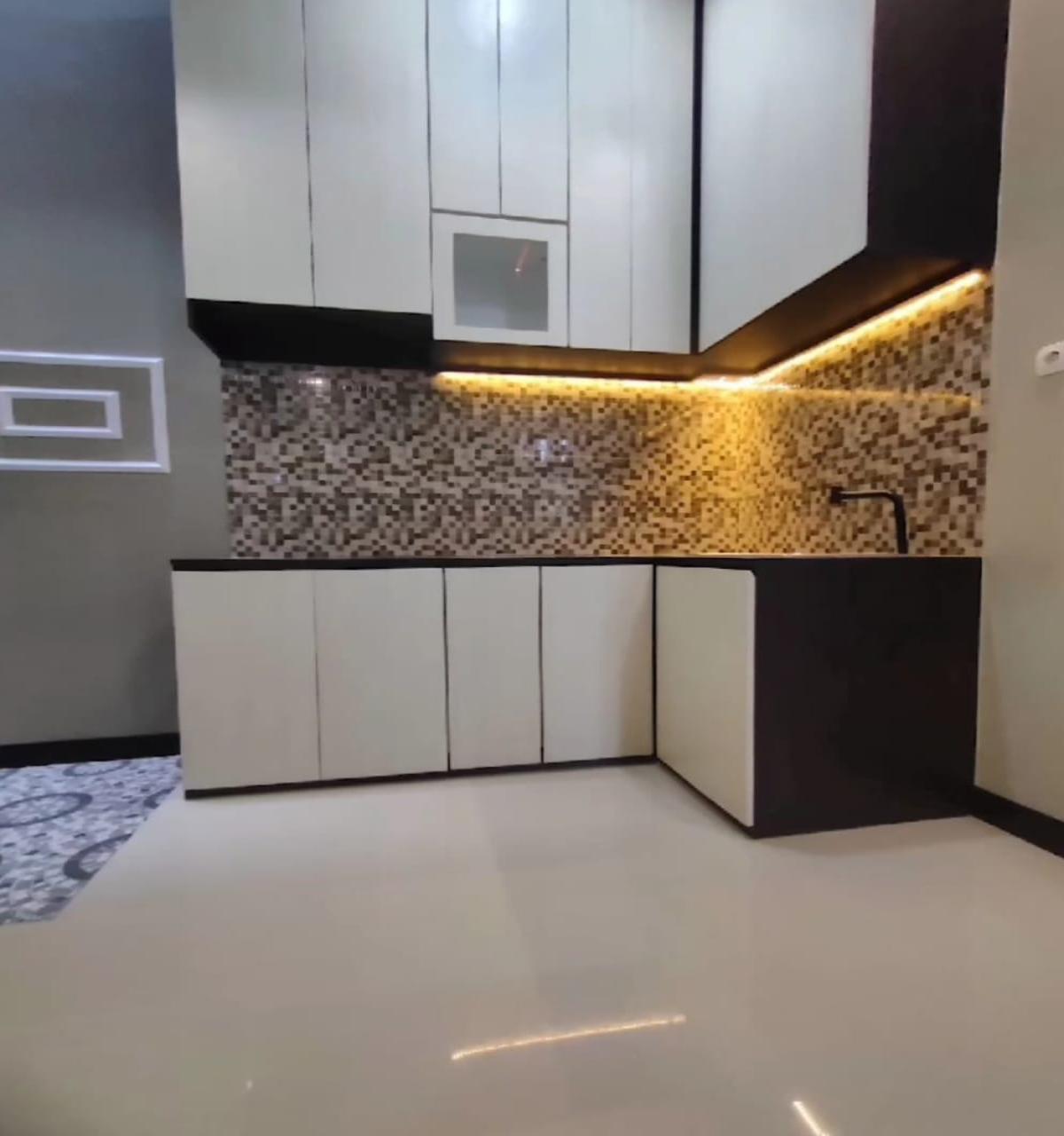 Dijual Rumah Bagus Minimalis Baru Gress 2 Lantai,  Lokasi di Fajar Indah, Colomadu, Solo - Foto 4