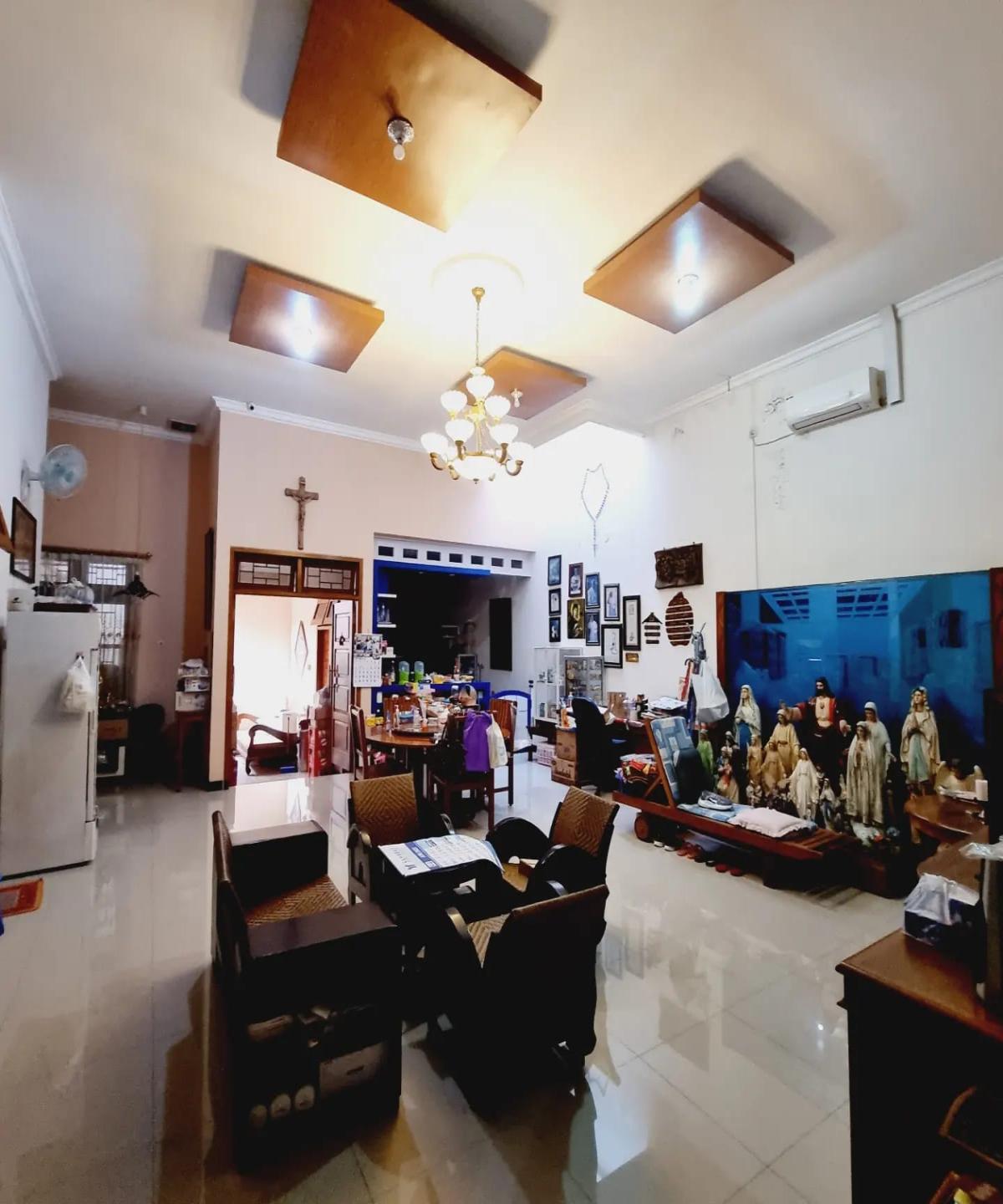 Dijual Rumah Bagus Strategis Siap Pakai di Sumber Banjarsari, Solo - Foto 5