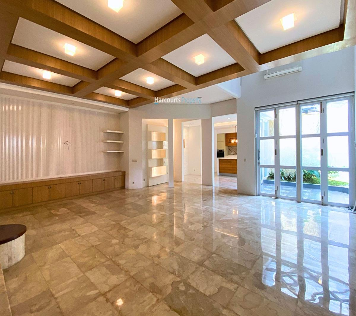 Rumah Modern Artsy with Attic Room Pondok Indah Area - Foto 3