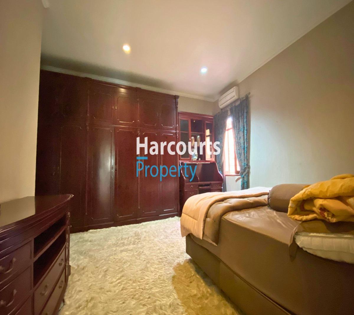 Rumah Hunian Dalam Komplek One Gate System Lokasi Strategis Di Lebak Bulus