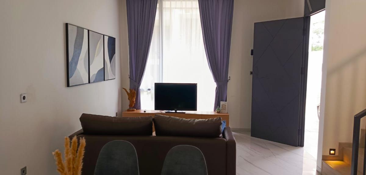 Brand New Modern Minimalis di Cluster Arkhipus, Tangerang Selatan - Foto 3