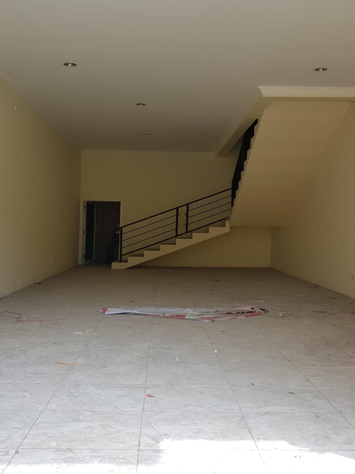 Disewakan Ruko Strategis 2 Lantai, Lokasi Dekat Tol dan Pasar Klodran - Foto 3