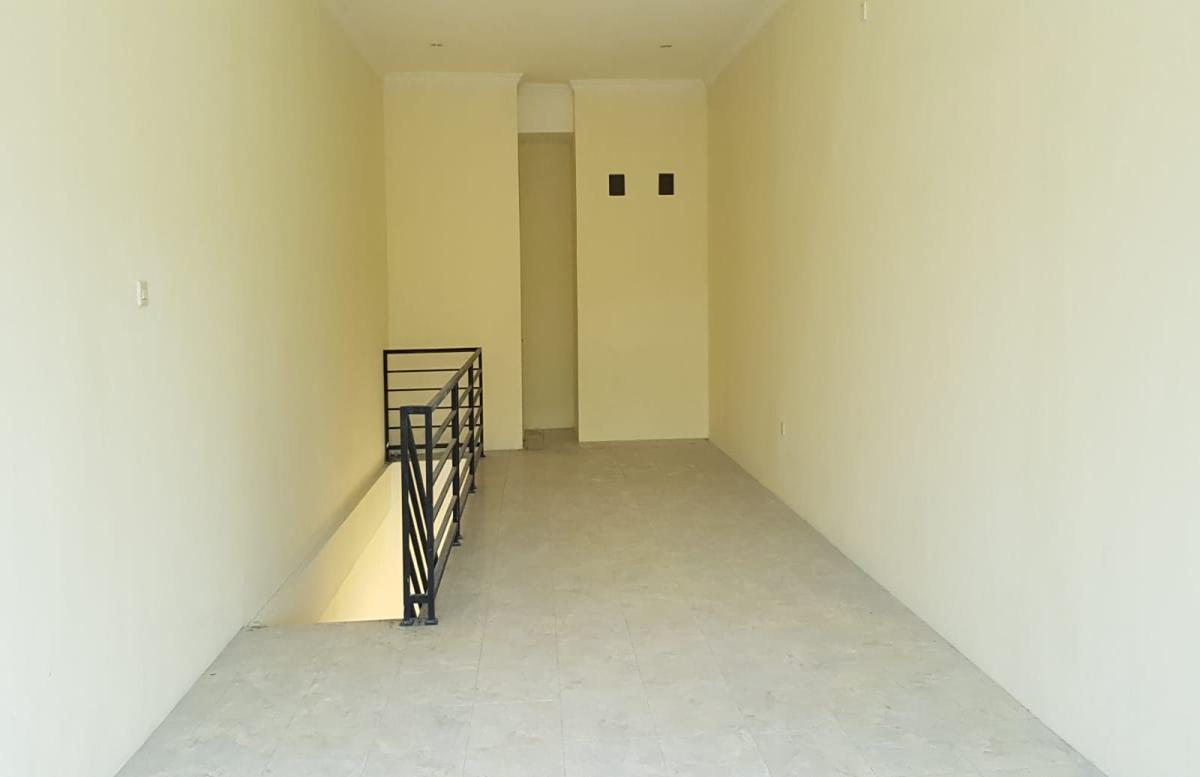 Disewakan Ruko Strategis 2 Lantai, Lokasi Dekat Tol dan Pasar Klodran - Foto 4