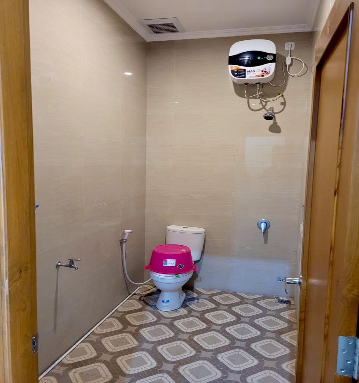 Dijual Rumah Bagus Siap Huni ( semi furnish ) Lokasi : Cluster Elite di Gumpang, Kartosuro, Solo - Foto 5