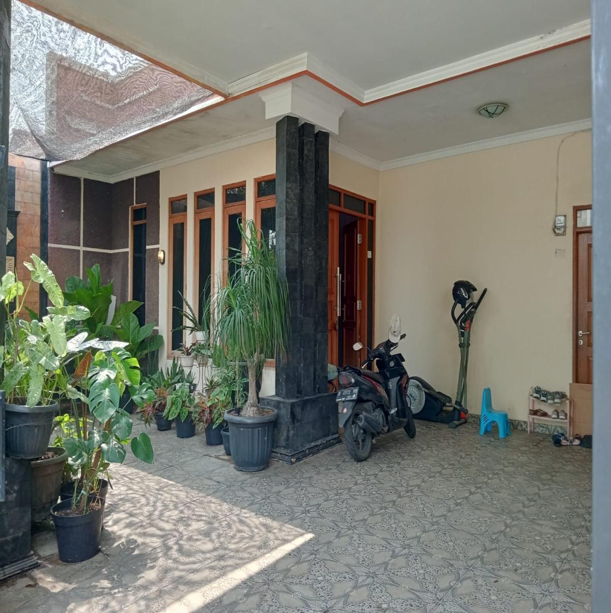 Dijual Rumah 2 Lantai di Anggrek Loka, Graha Raya - Siap Huni! - Foto 6