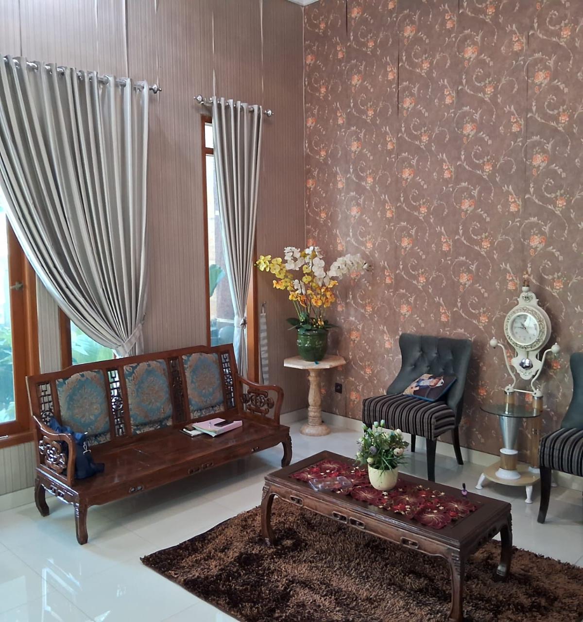 Dijual Rumah 2 Lantai di Anggrek Loka, Graha Raya - Siap Huni! - Foto 8