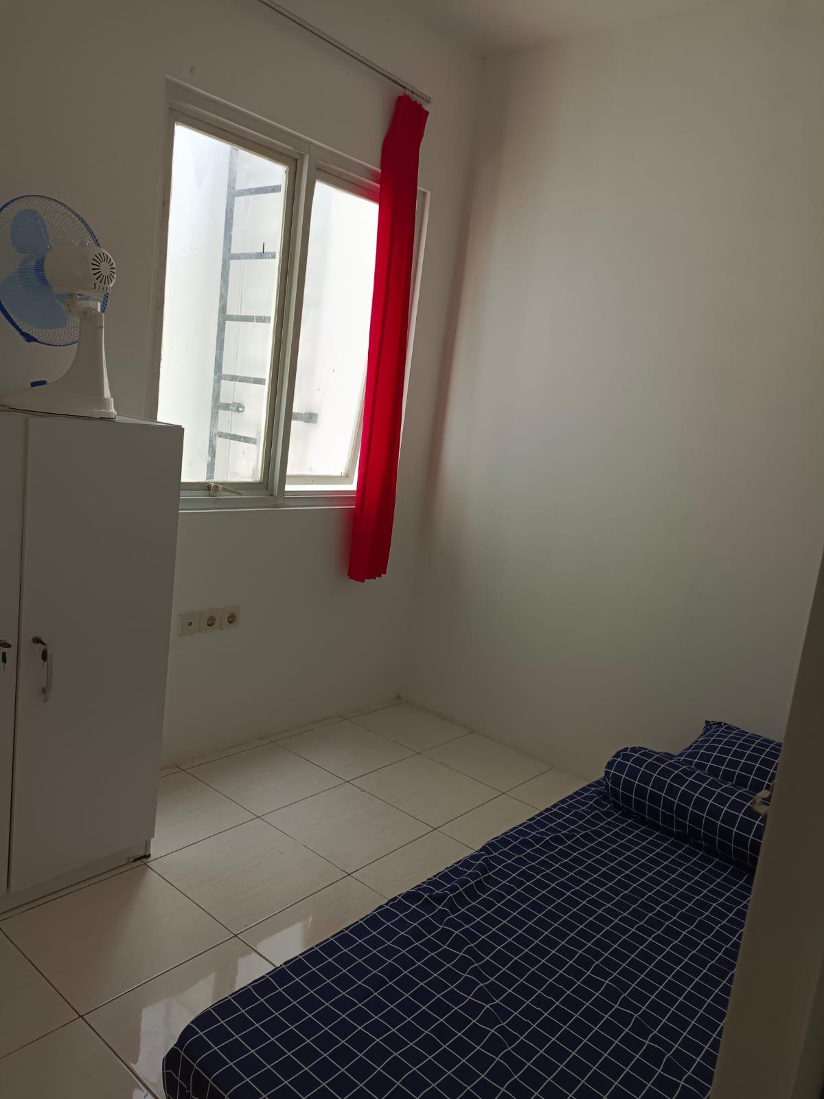 Dijual Rumah 2 Lantai dengan KT 4+1 di Bintaro Sektor 1, Jakarta Selatan - Foto 6