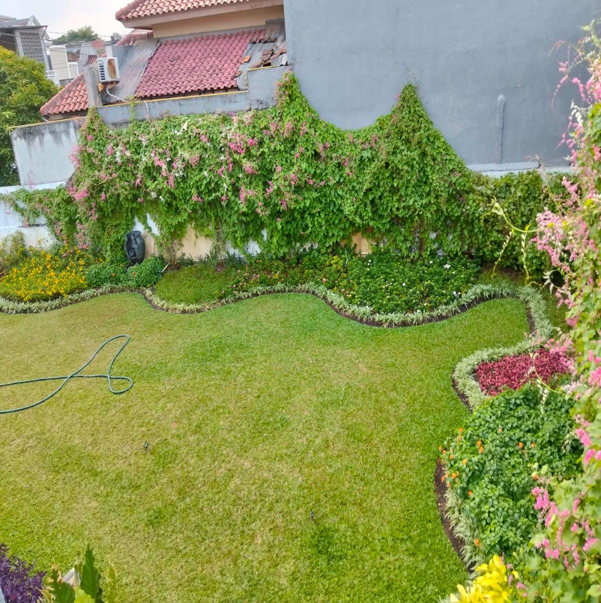 Rumah Luas! Cantik dan Asri di Cluster Anggrek Loka Graha Raya - Foto 3