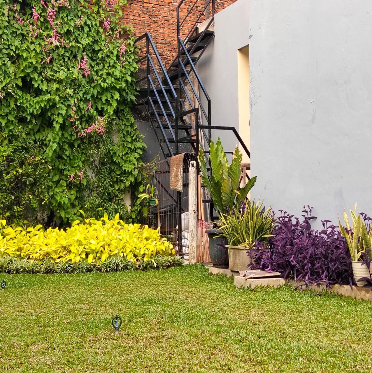 Rumah Luas! Cantik dan Asri di Cluster Anggrek Loka Graha Raya - Foto 5