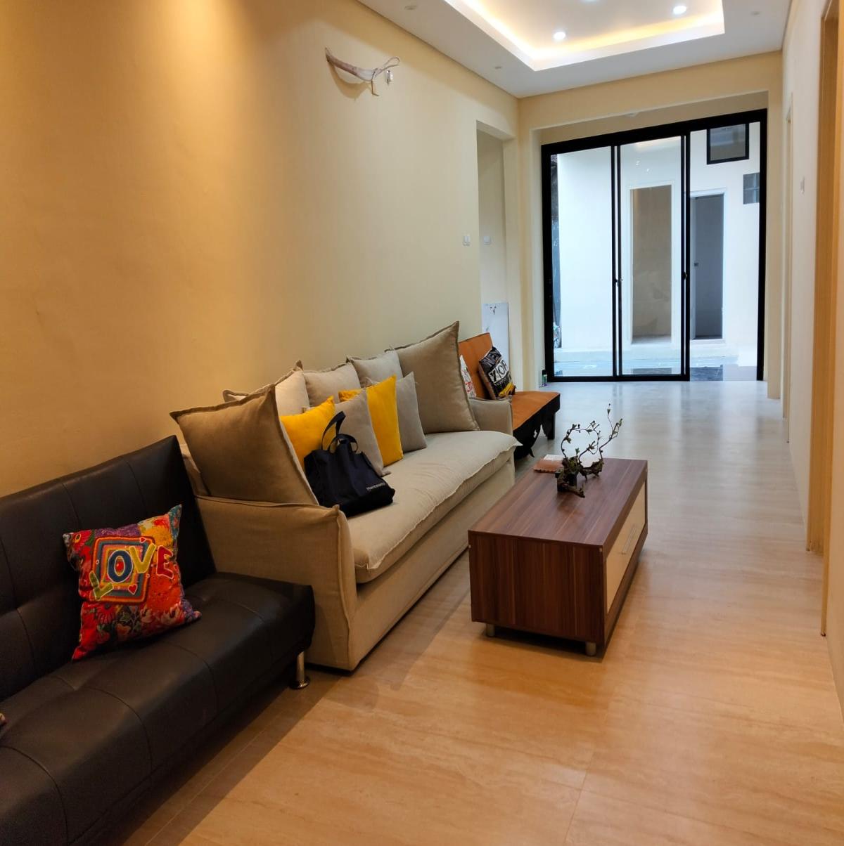 Rumah Luas! Cantik dan Asri di Cluster Anggrek Loka Graha Raya - Foto 6