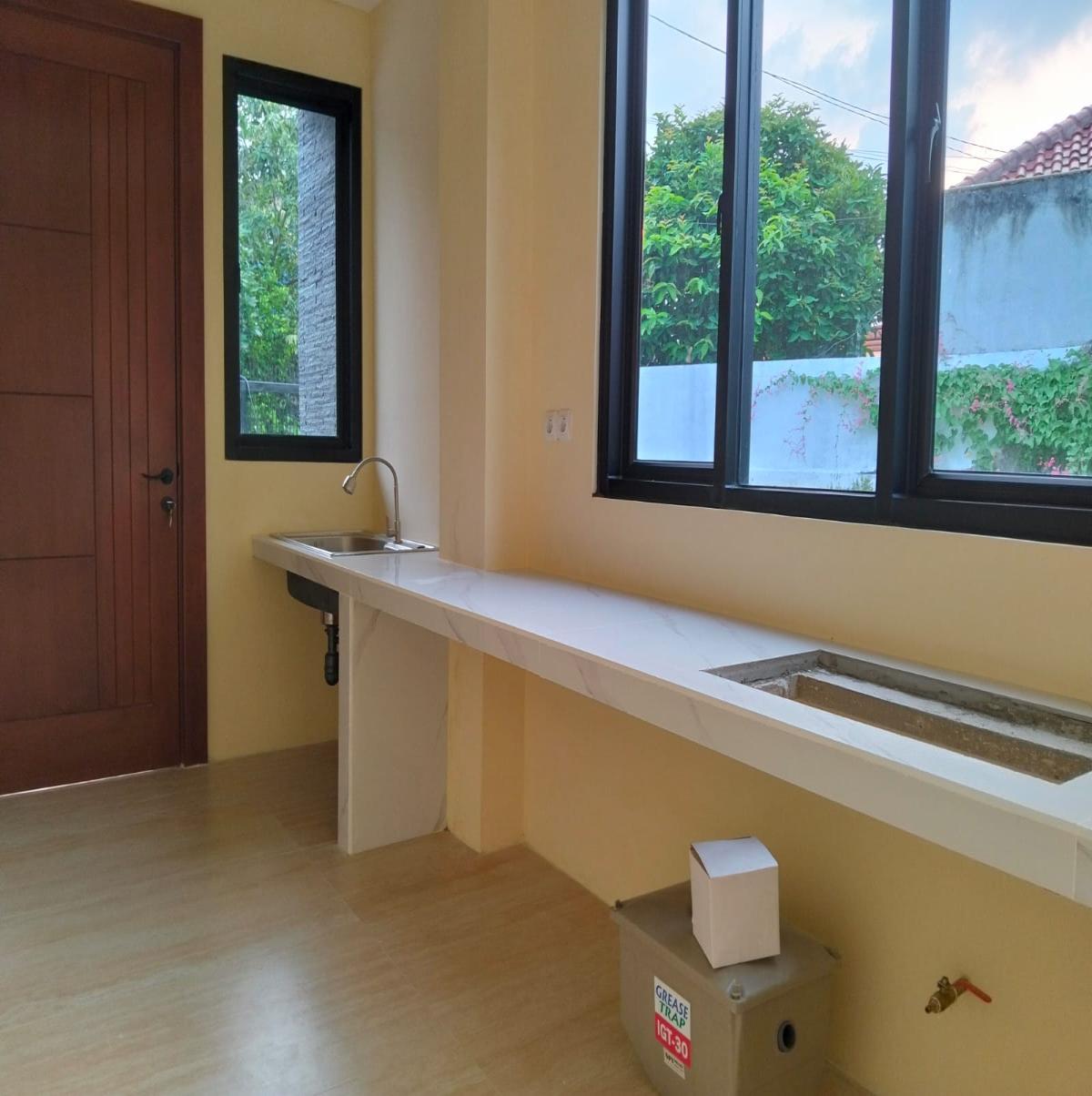 Rumah Luas! Cantik dan Asri di Cluster Anggrek Loka Graha Raya - Foto 9