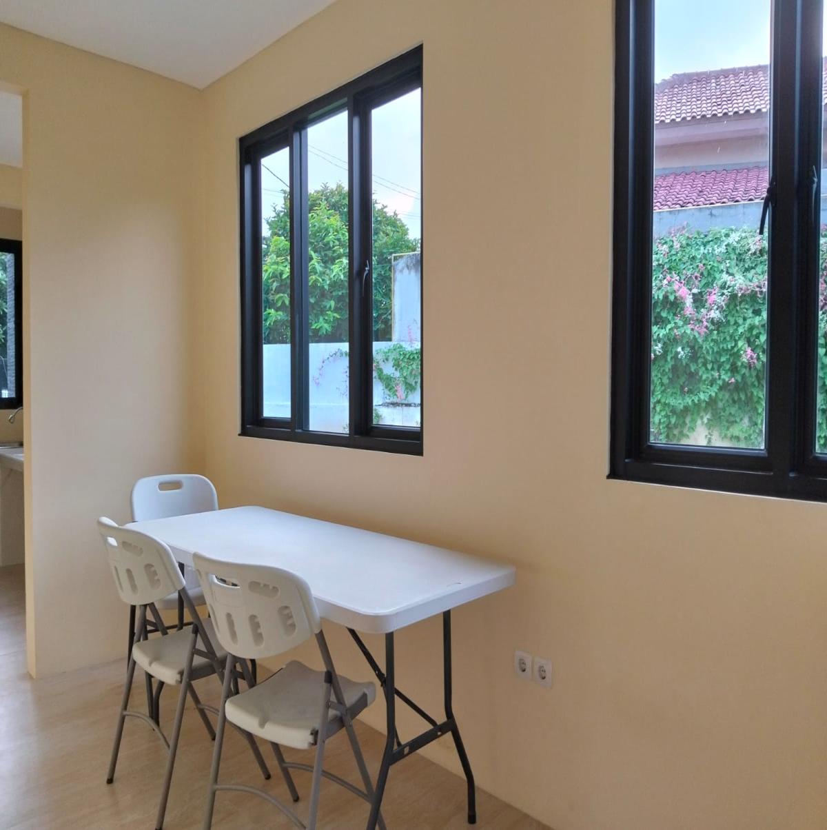 Rumah Luas! Cantik dan Asri di Cluster Anggrek Loka Graha Raya - Foto 10