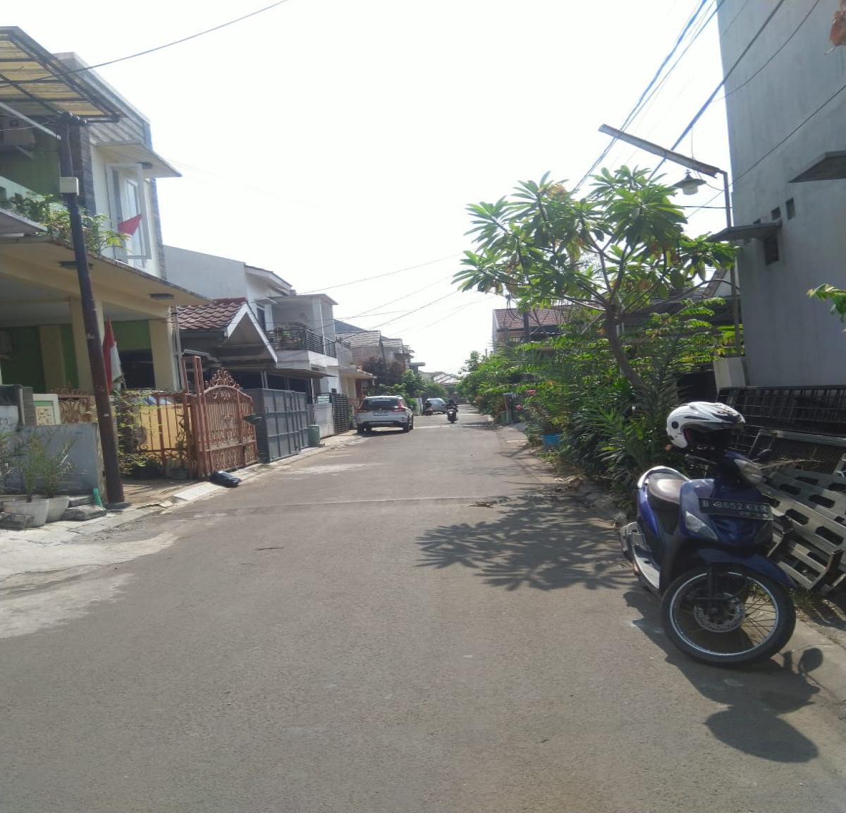 Rumah Minimalis Satu Setengah Lantai di Duta Bintaro Cluster Tampak Siring - Foto 3