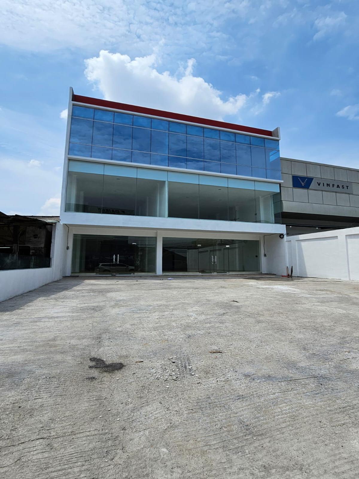 Disewakan ruko 3,5 lantai di jl Pahlawan Rempoa Bintaro Jaksel