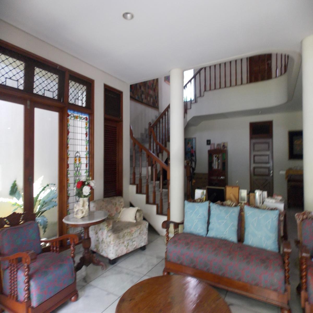 rumah cantik dengan swiming pool di Cilandak Jakarta Selatan - Foto 3