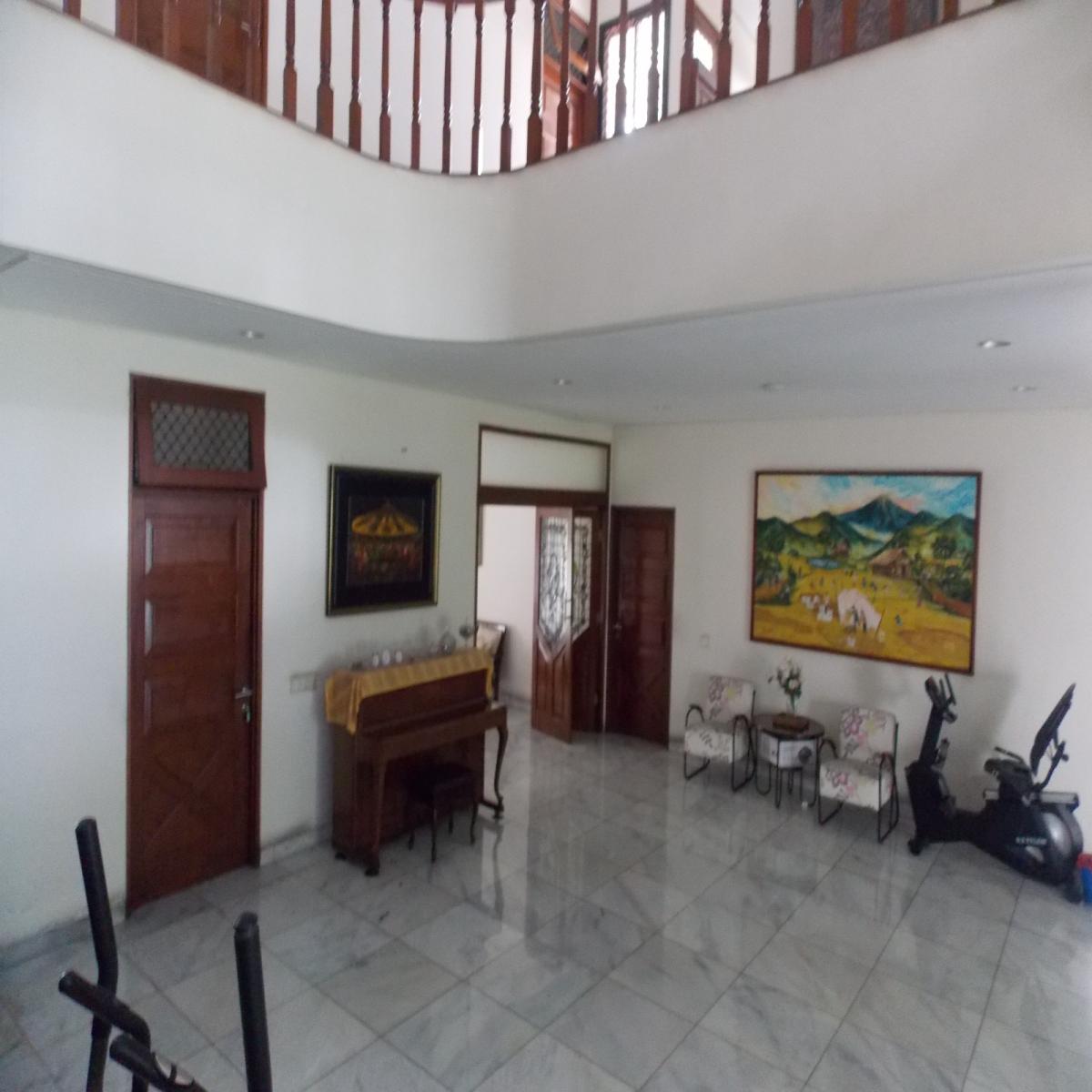 rumah cantik dengan swiming pool di Cilandak Jakarta Selatan - Foto 10