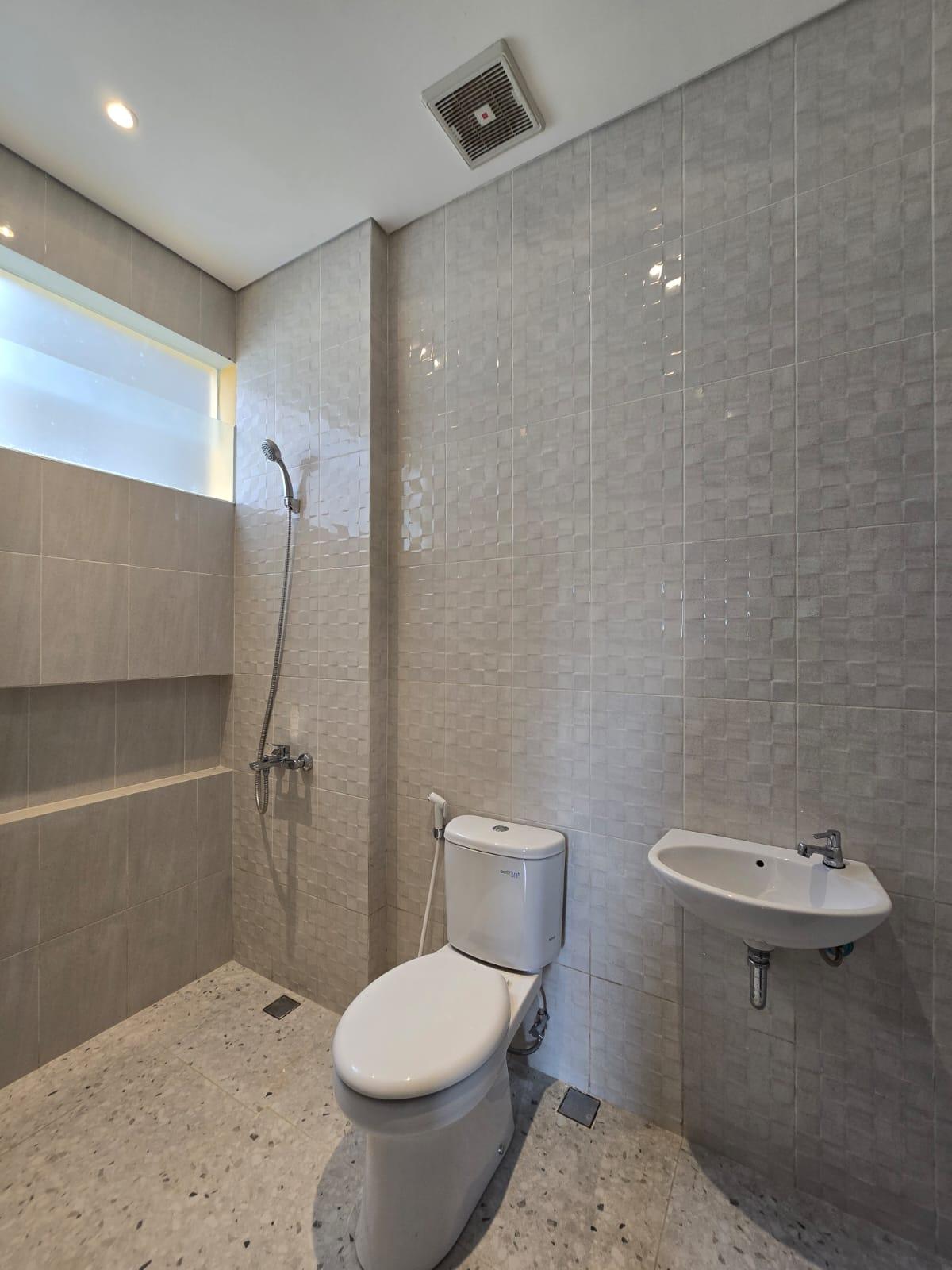 Dijual Rumah Baru Minimalis Modern, Lokasi Dekat Jalan Raya Baki Solo Baru - Foto 5