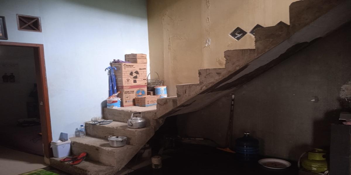 Dijual Rumah Tumbuh 1 lantai siap jadi 2 Lantai, sudah ada dak beton - Foto 7