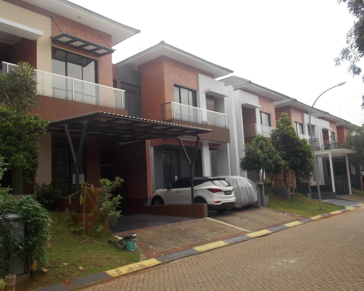 Rumah 2 lantai dapet AC di Discovery Bintaro Jaya Tangerang Selatan