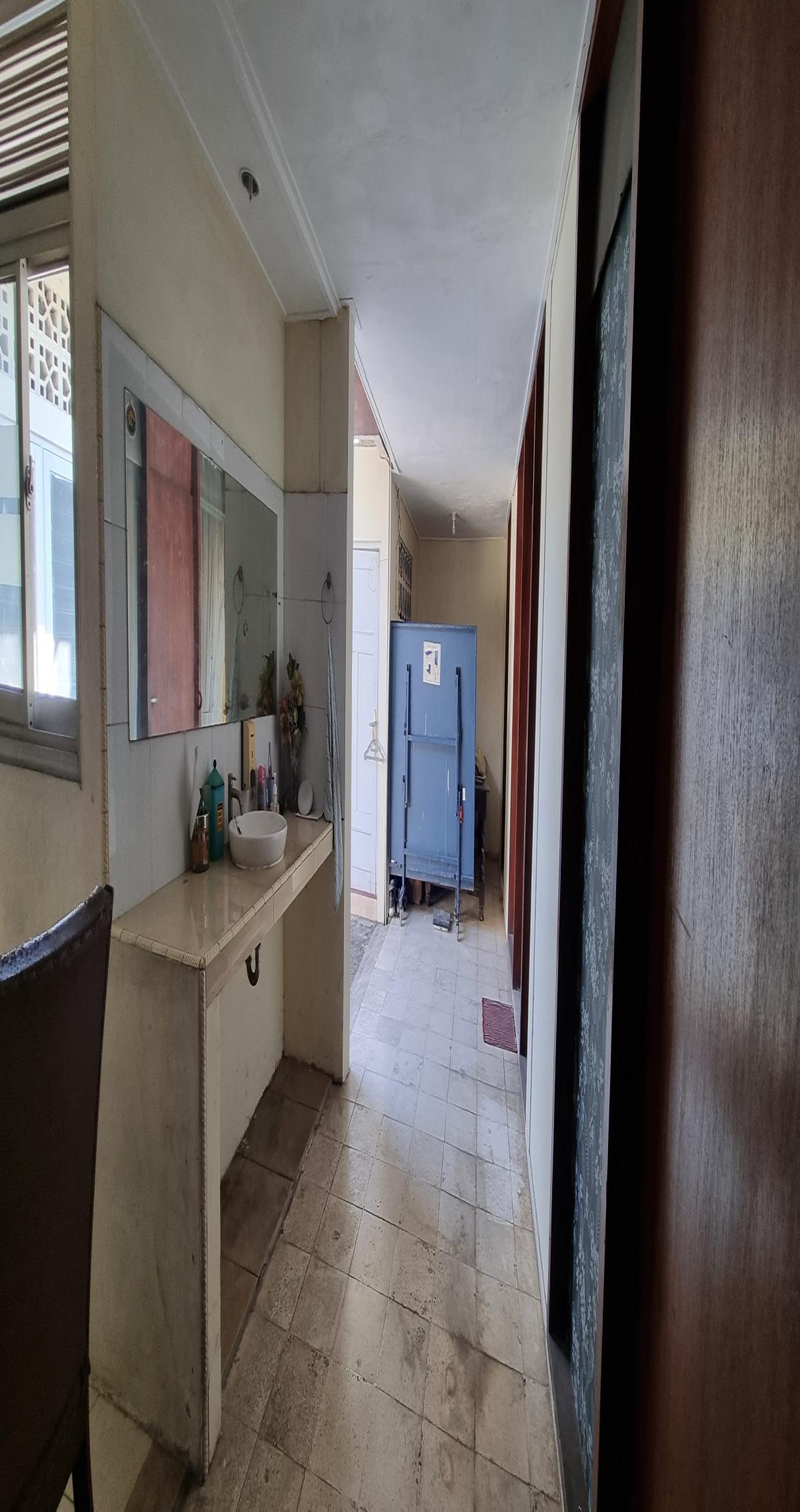 Dijual rumah daerah Gaharu Cilandak Barat Jakarta Selatan - Foto 9