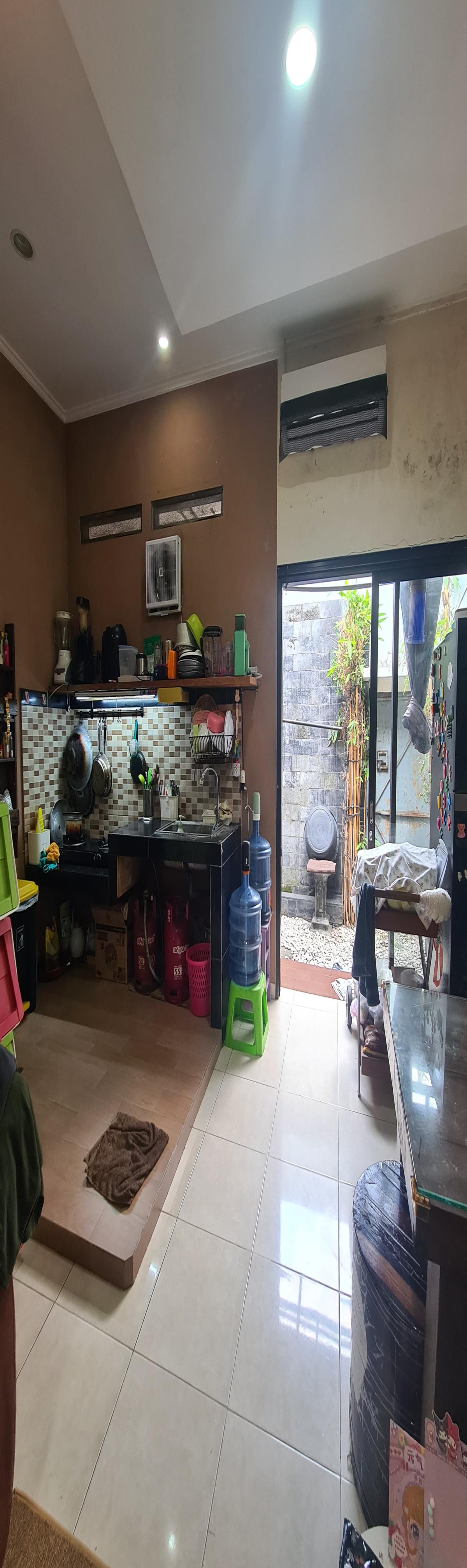 Dijual Rumah Bagus Strategis Siap Pakai (habis renov), di Nusukan Banjarsari Solo - Foto 4