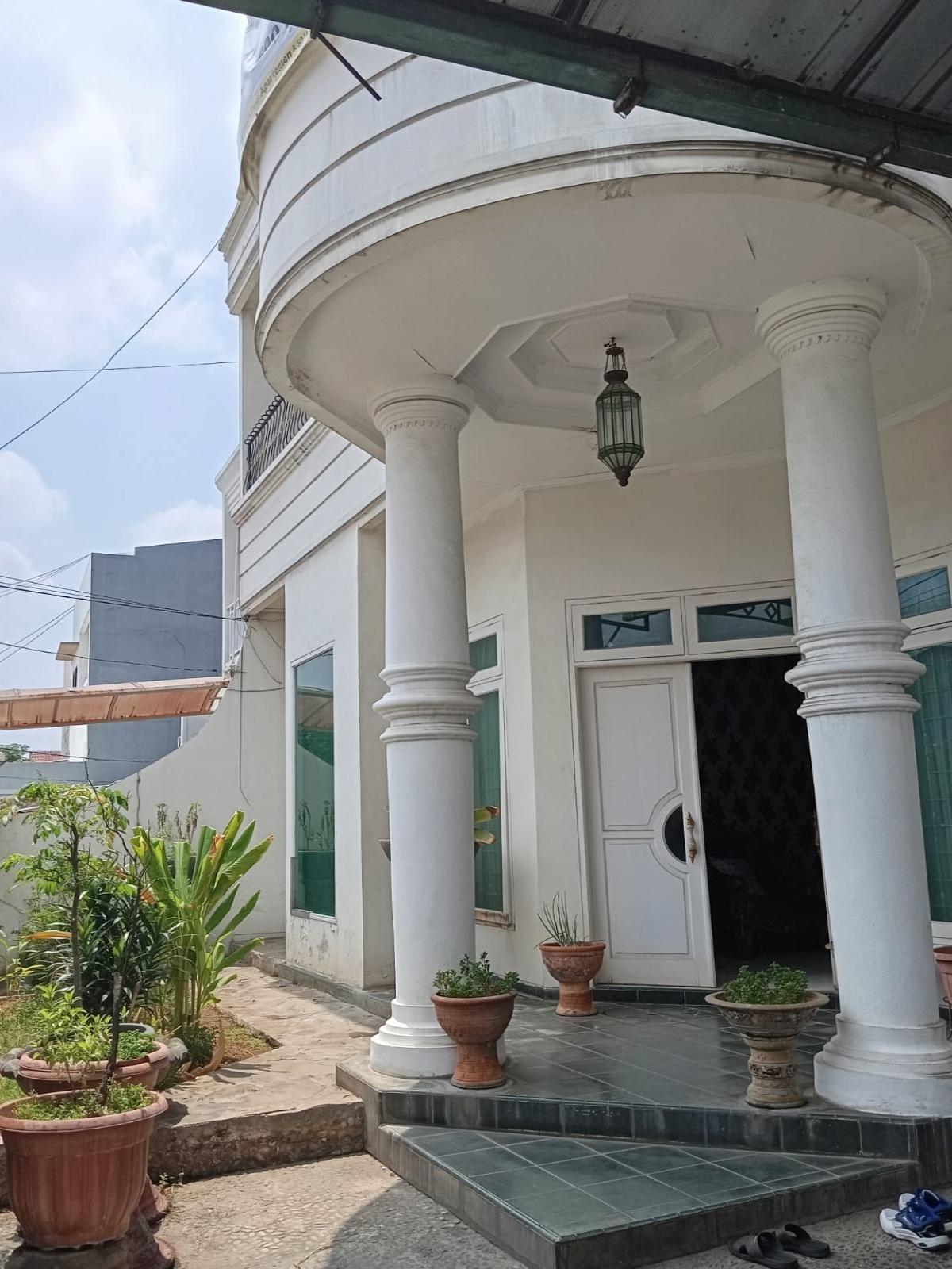 Dijual Cepat Rumah Luas 3 Lantai dengan 6 KT di Karang Tengah Tangerang - Foto 2