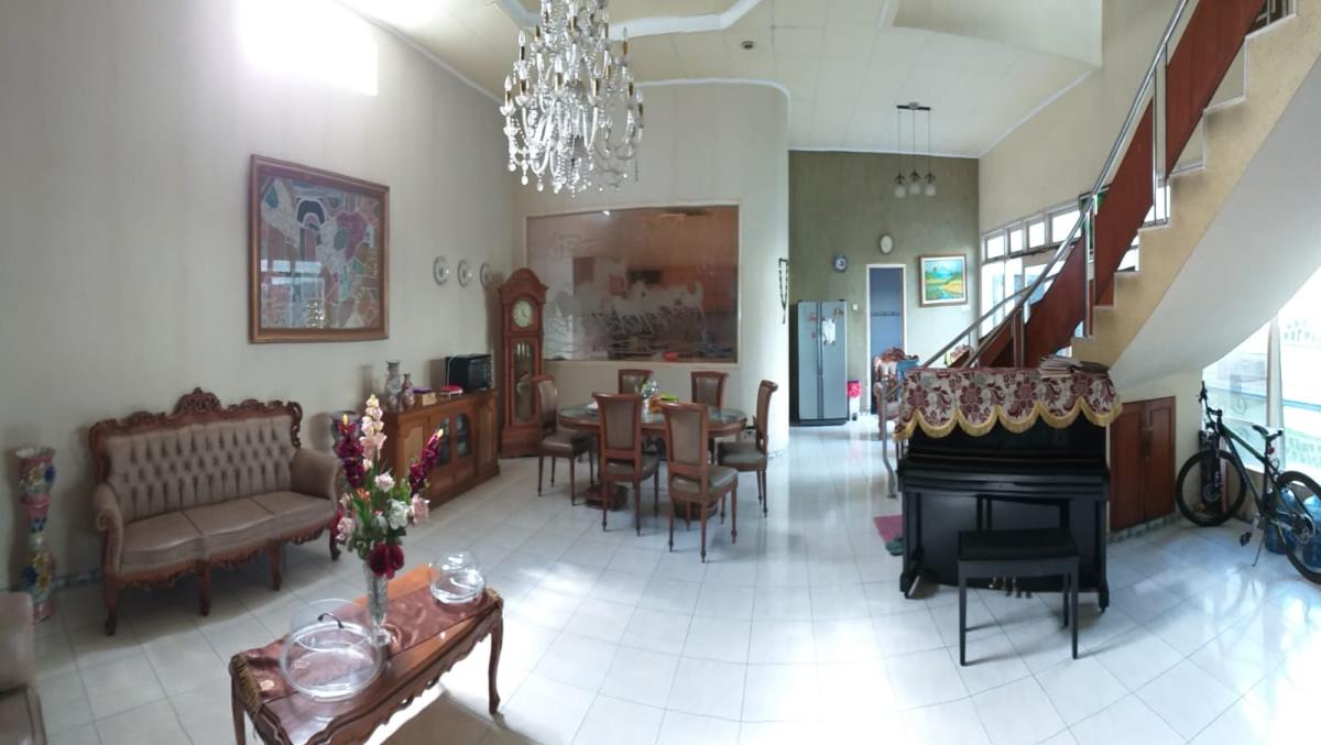 Dijual Cepat Rumah Luas 3 Lantai dengan 6 KT di Karang Tengah Tangerang - Foto 5