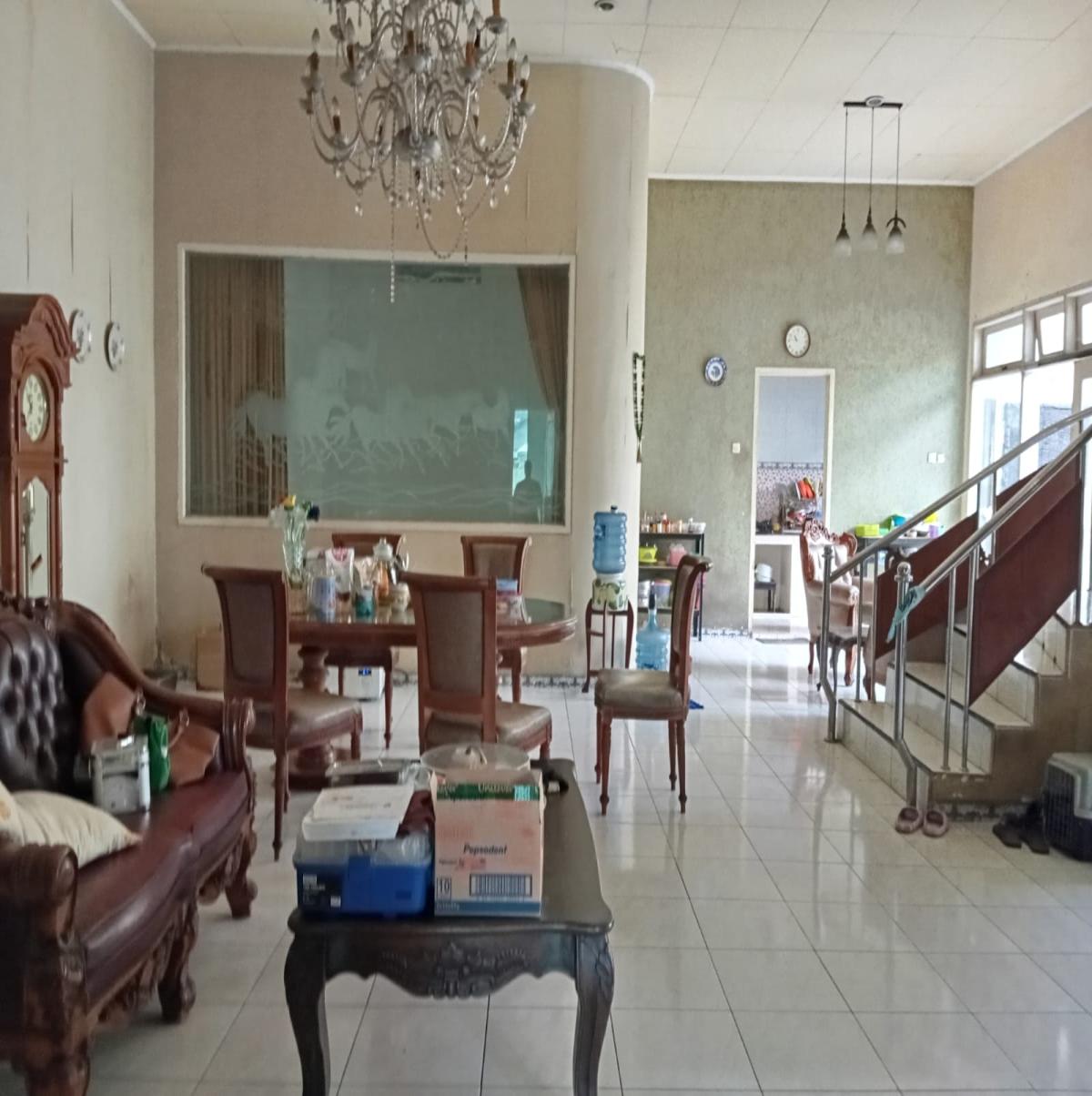 Dijual Cepat Rumah Luas 3 Lantai dengan 6 KT di Karang Tengah Tangerang - Foto 8