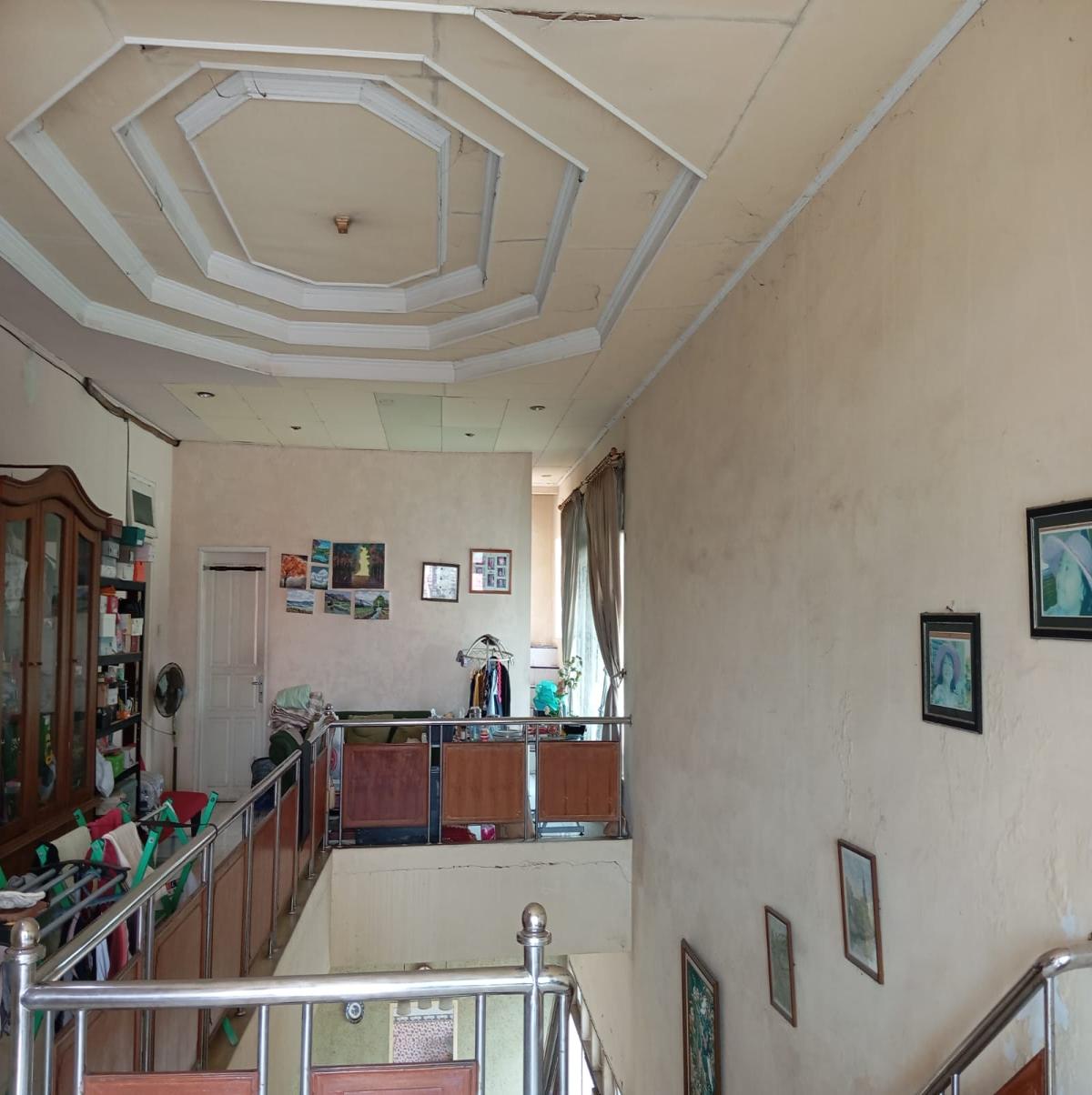 Dijual Cepat Rumah Luas 3 Lantai dengan 6 KT di Karang Tengah Tangerang - Foto 12