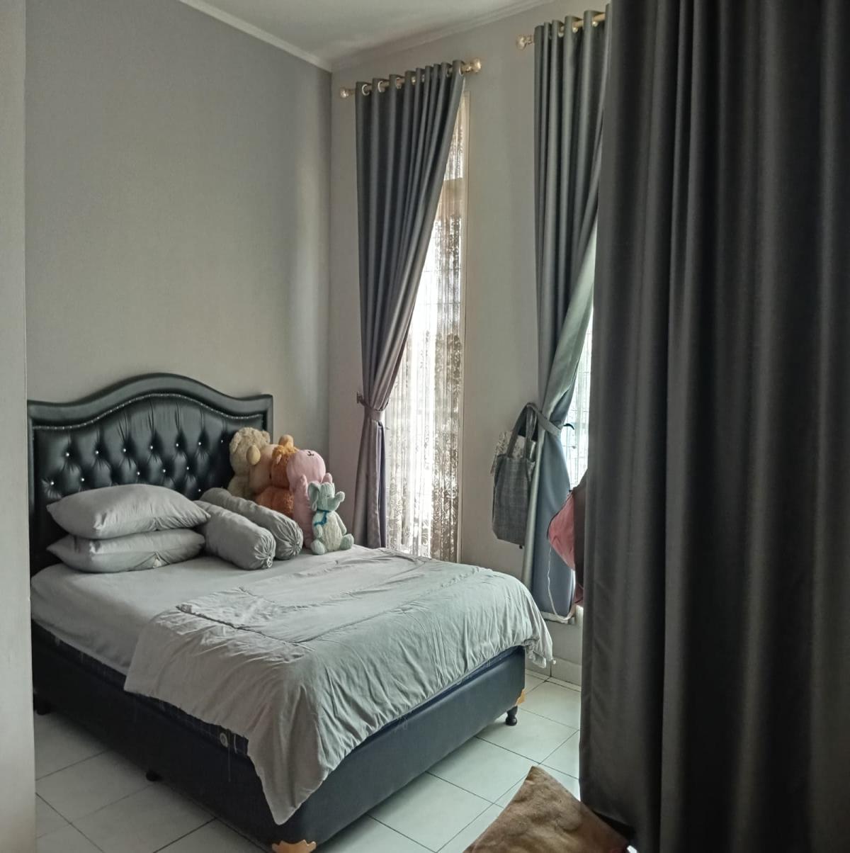 Dijual Cepat Rumah Luas 3 Lantai dengan 6 KT di Karang Tengah Tangerang - Foto 13