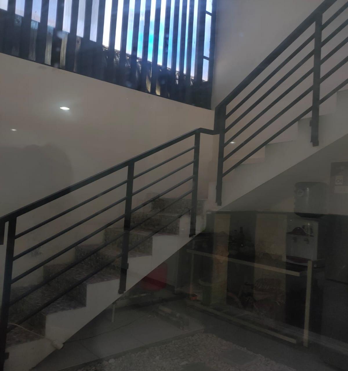 Rumah Dua Lantai Minimalis Modern Dalam Cluster - Foto 10